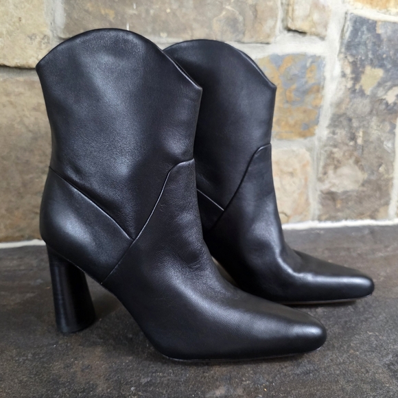 NEW Vince Harlow Leather Heeled Boots - Picture 2 of 11